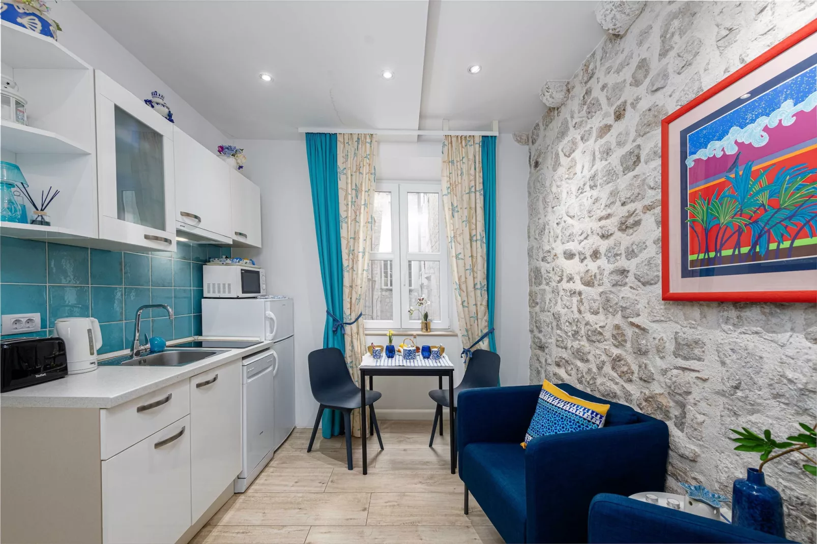 L & L Old Town Apartments - Studio Apartment ( Lacroma)