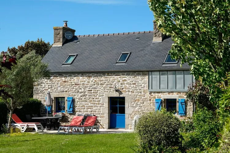Maison de pêcheur Plougoulm-Buitenkant zomer