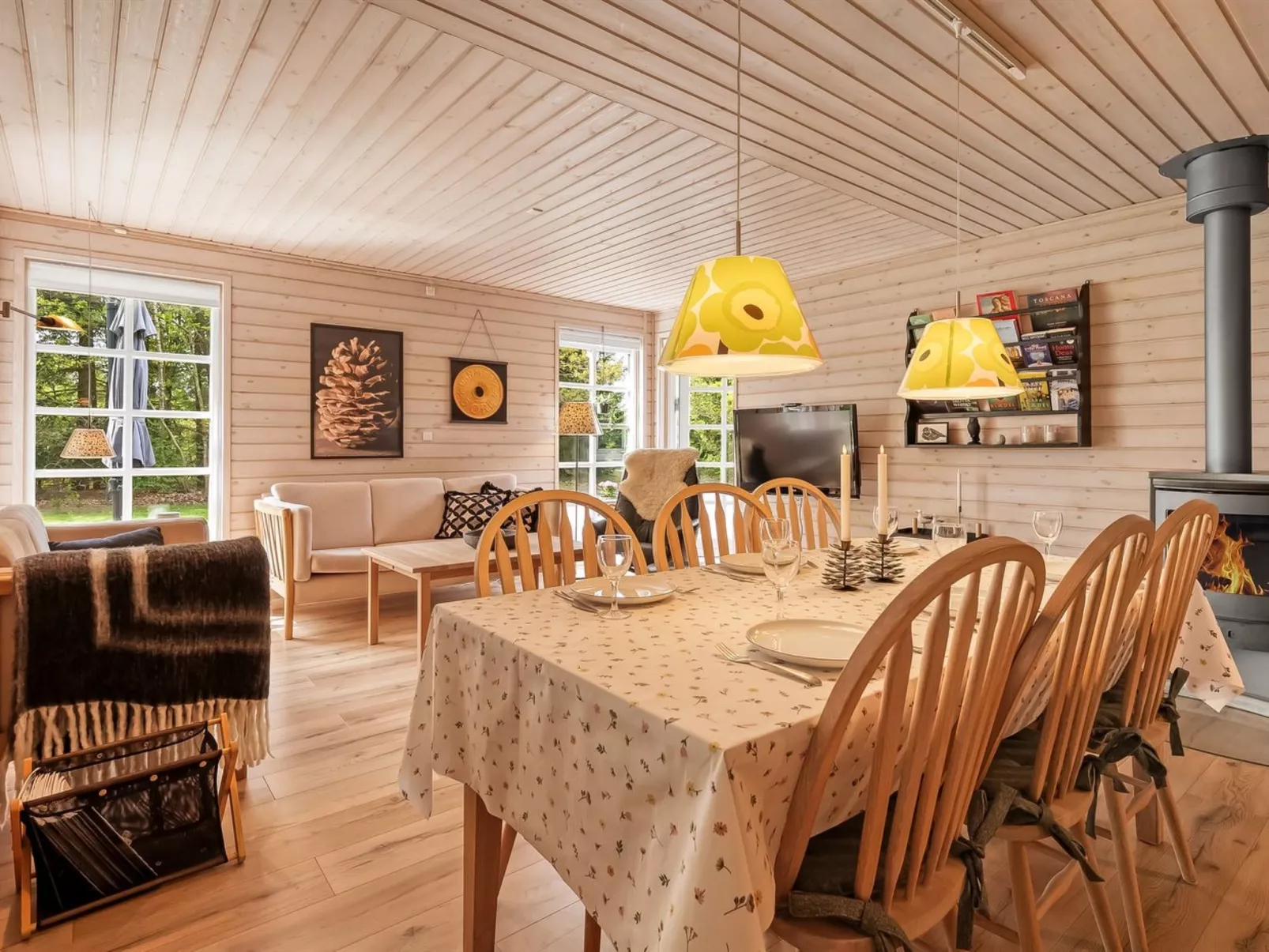 "Iorund" - 9km from the sea-Binnen