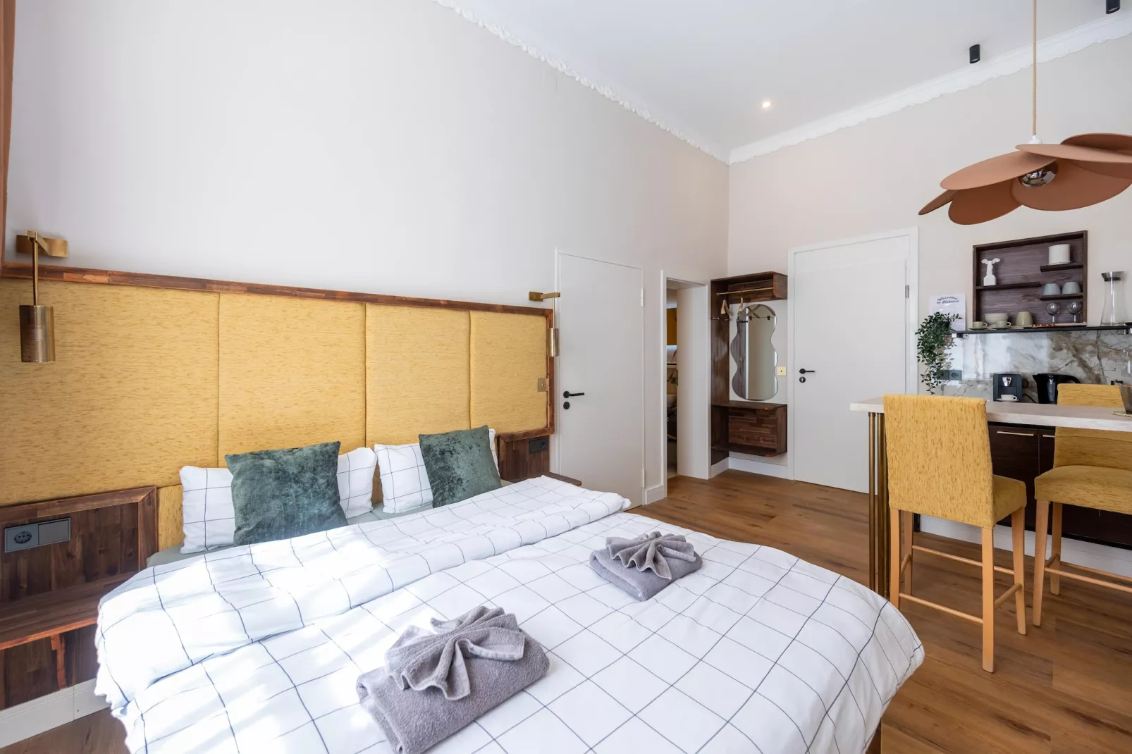 Modern Stay Deluxe Family Suite