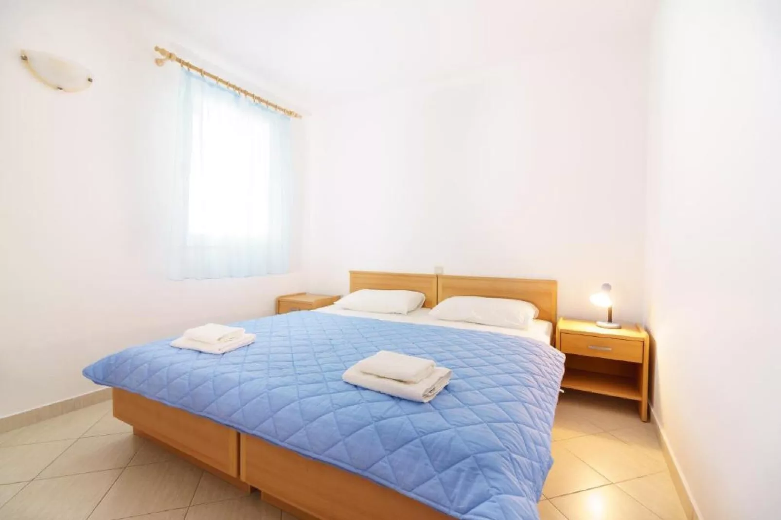Lumbarda Resort Apartments - Standard One-Bedroom Apartment E7