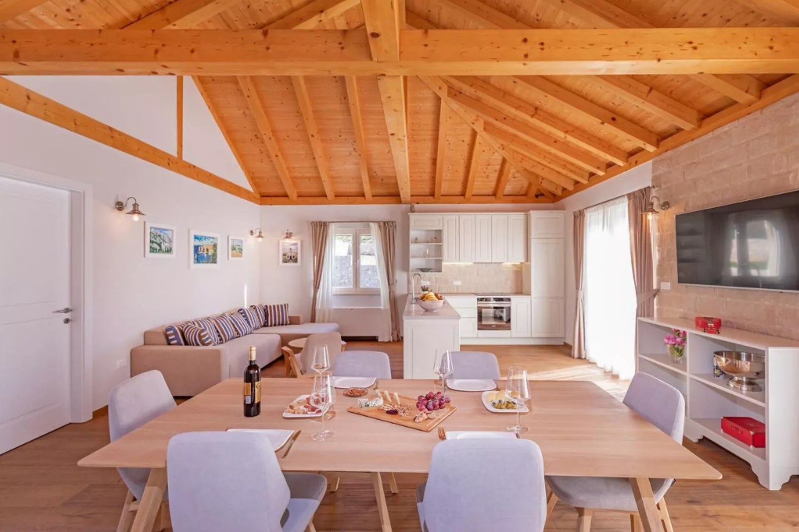 Villa Ivić-Two Bedroom Villa with Swimming Pool