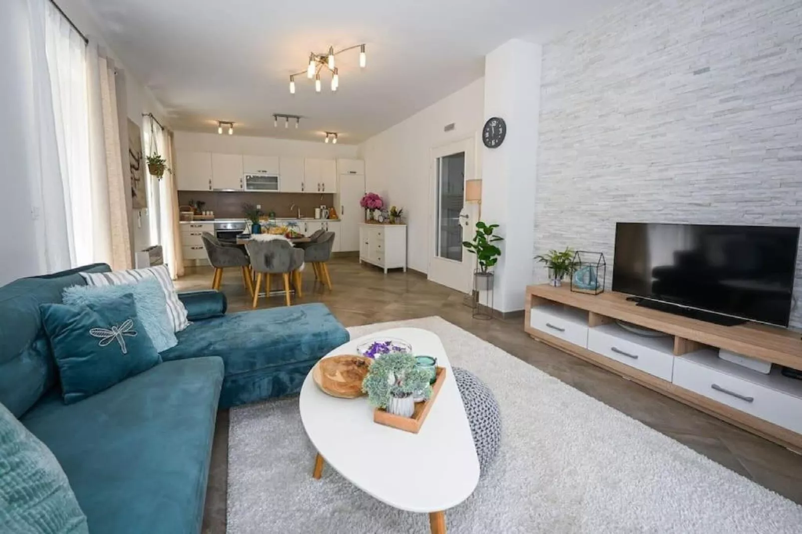 Villa Anita - Five Bedroom Villa with Swimming pool
