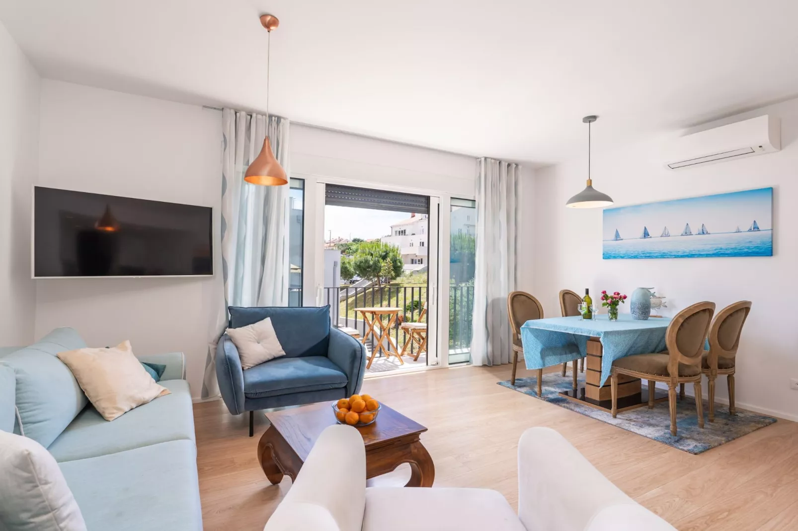 Apartment Marcus Mai - Two Bedroom Apartment with Balcony