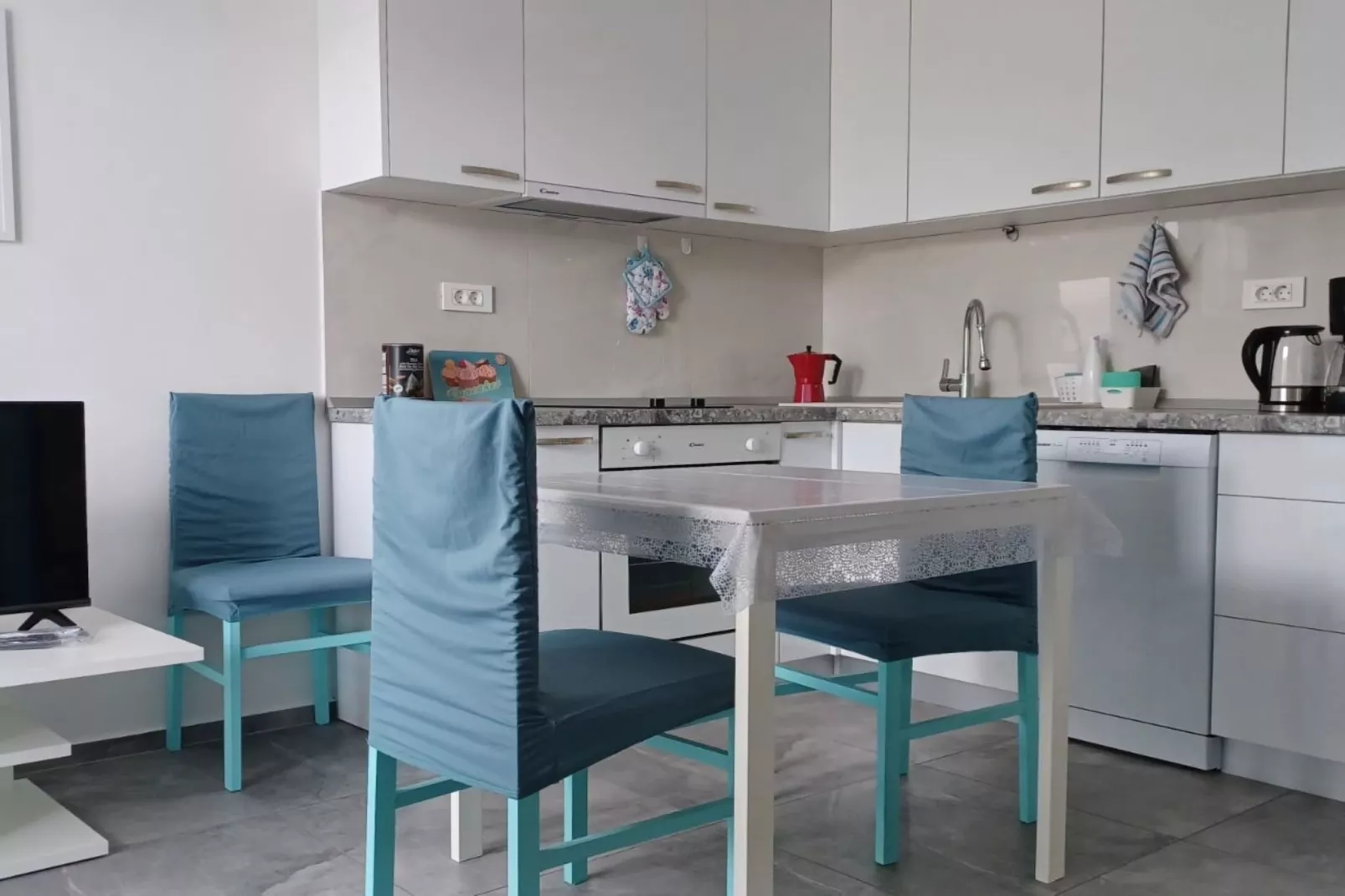 FreeMe Apartment - One Bedroom Apartment with Balcony and Sea View