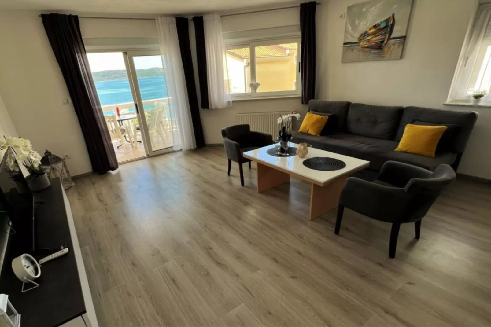 Villa Tomi - Comfort One Bedroom Apartment (11)
