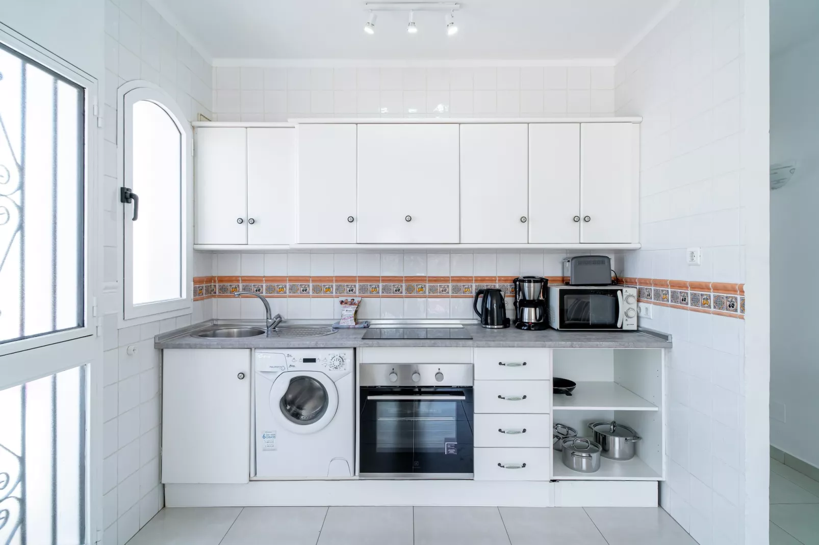 Hibiscos Seaview Terrace by Casasol