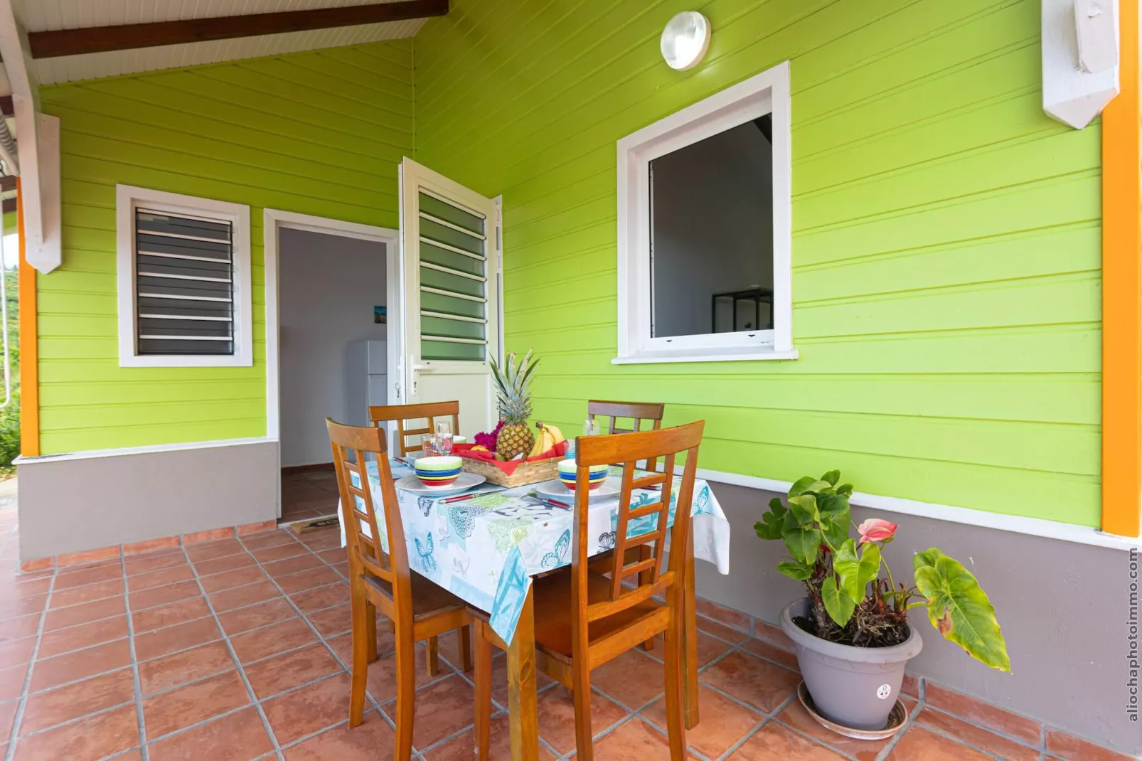 Bungalow avec piscine au cœur de la campagne Vert