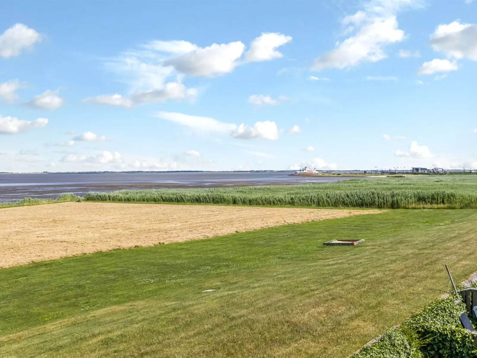 "Kjera" - 2.4km from the sea-Buiten