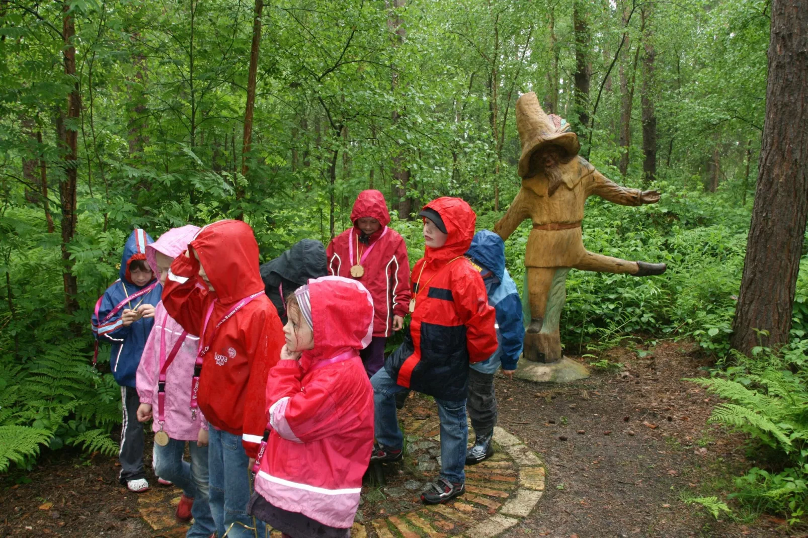Schwalbenring nahe Karls Erdbeerhof-Gebieden zomer 5km