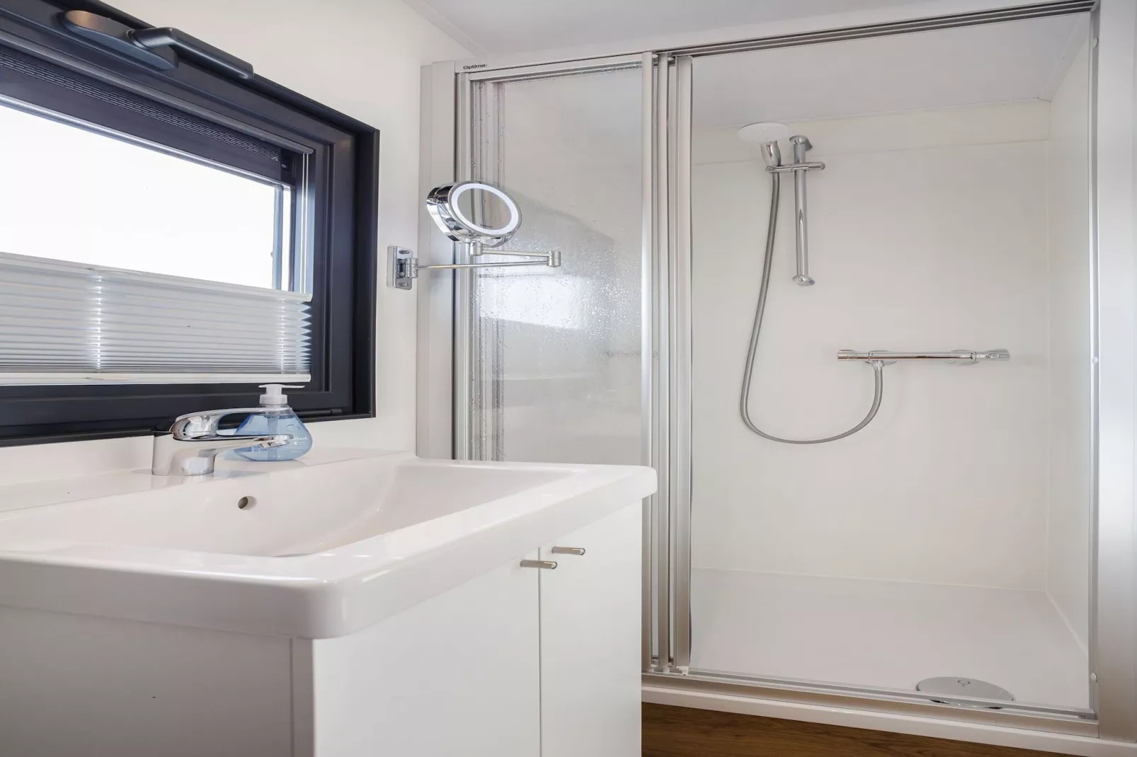 Houseboat Agua Dolce-Badkamer