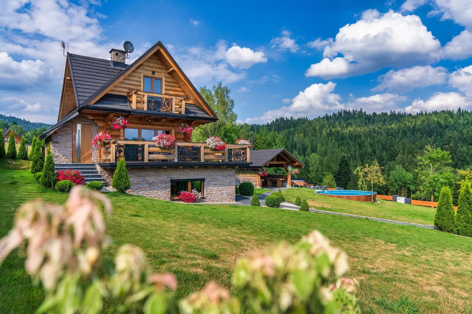 A luxury villa in the Tatra Mountains-Buitenkant zomer