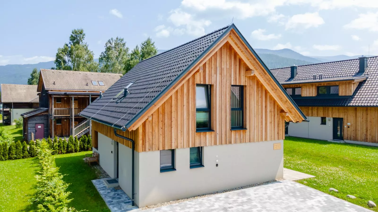 Mountain Chalet Berg-Glück-Buitenkant zomer