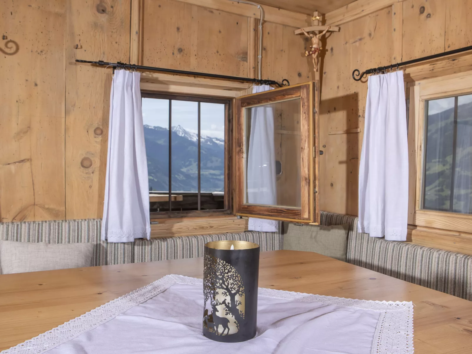 Hochzillertalblick-Binnen
