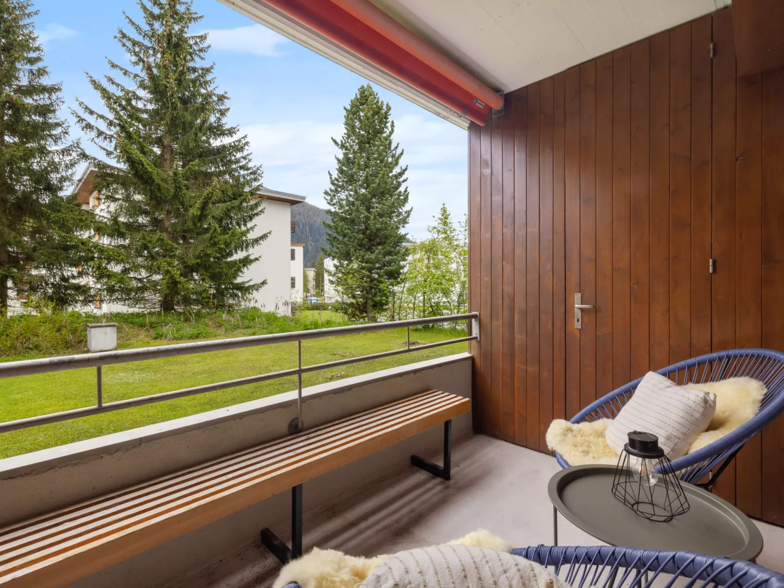 Verbena Apt 4-Buiten