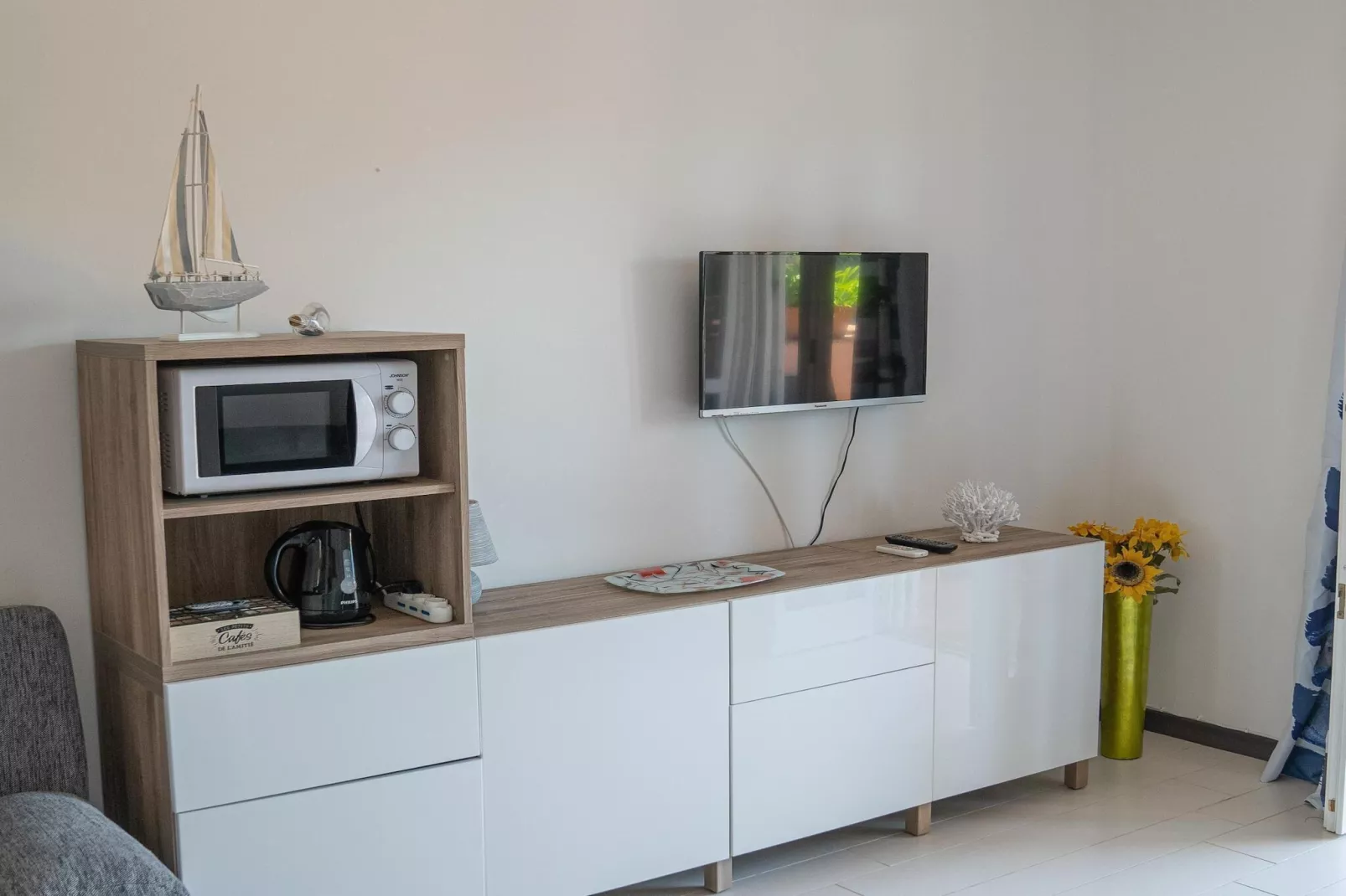 Casa Maralis 4 Pers Furnari-Woonkamer
