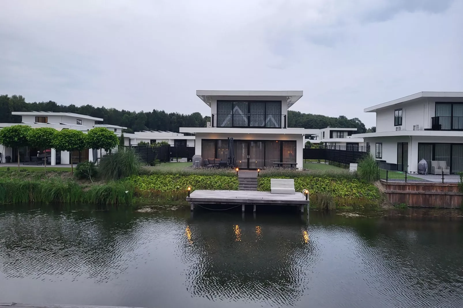 Watervilla Harderwold 577a-Tuinen zomer