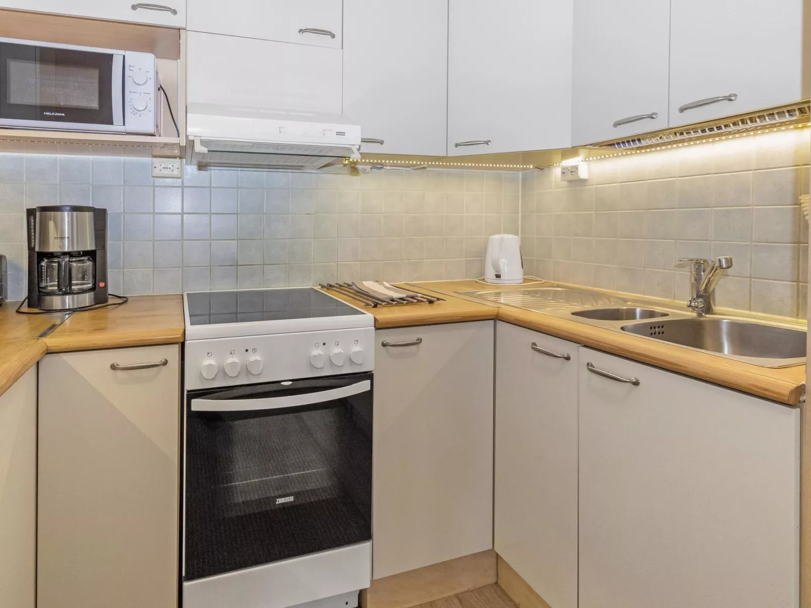 Saariseläntie 8 e 11-Binnen