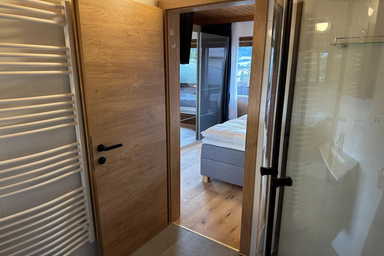 Doppelzimmer 4 - NAOMI in Saalfelden-Pinzgau-Badkamer