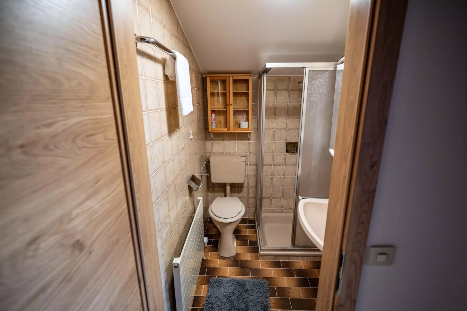 Doppelzimmer 5 - LOU in Saalfelden-Pinzgau-Badkamer