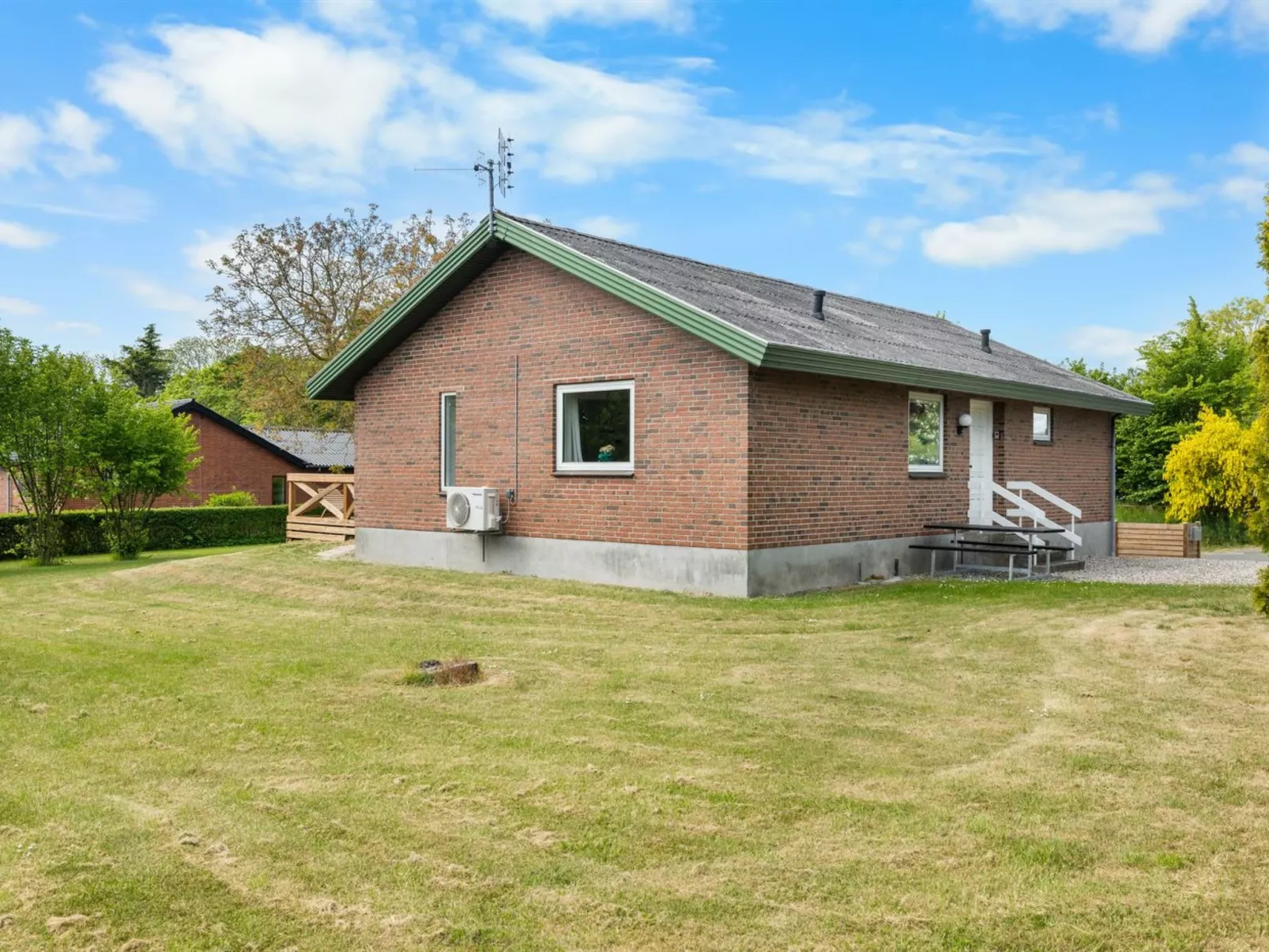 "Gise" - 2.8km from the sea-Buiten