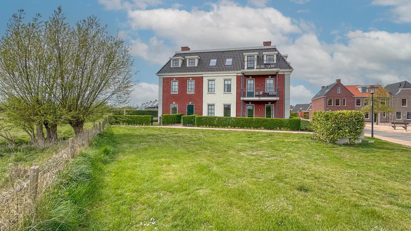 Garden de luxe 27B-Buitenkant zomer