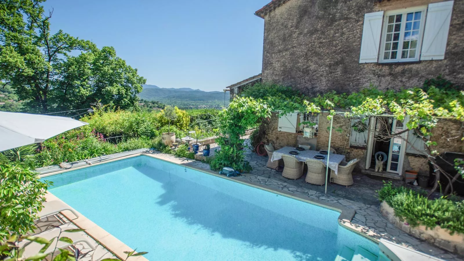 Charme-Buitenkant zomer