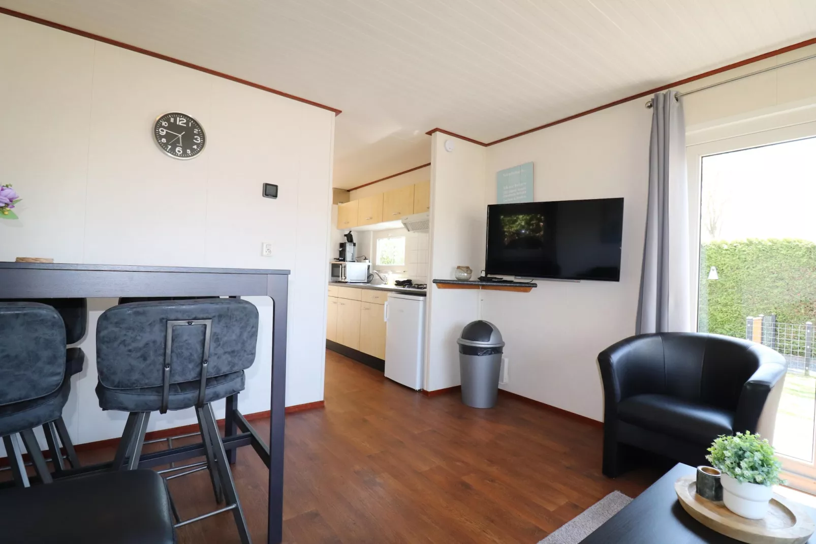 2 chalets naast elkaar-Woonkamer