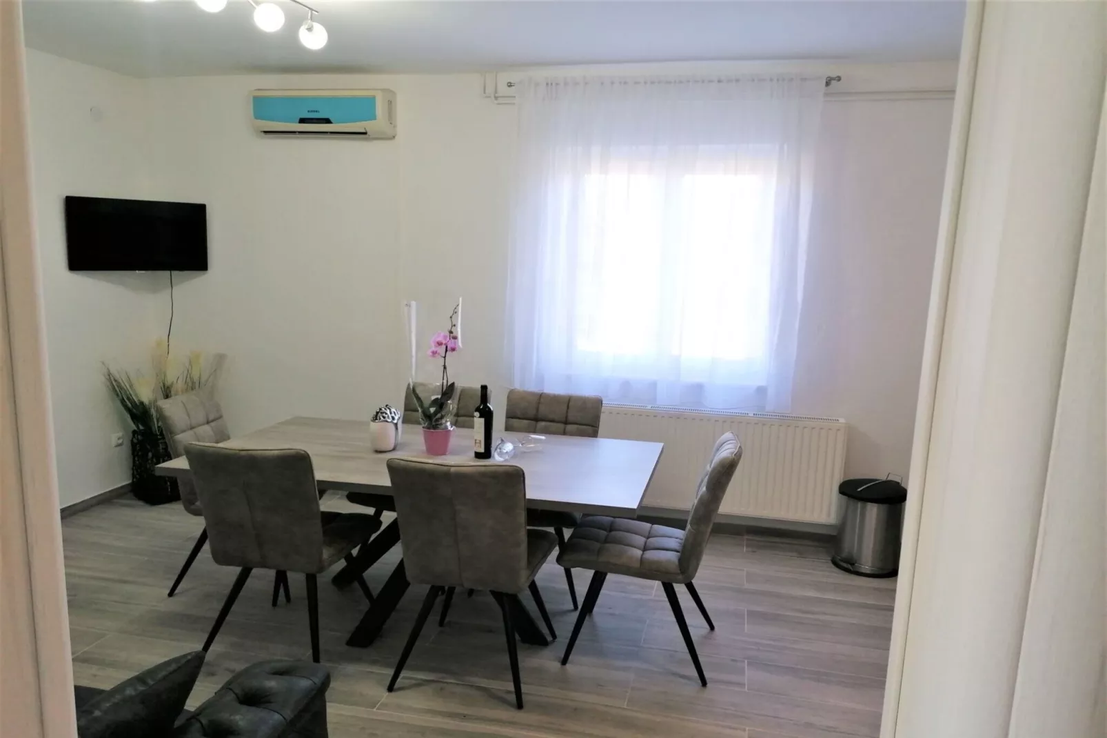 Apartment Ivica - Three Bedroom Apartment with Terrace-Eetkamer