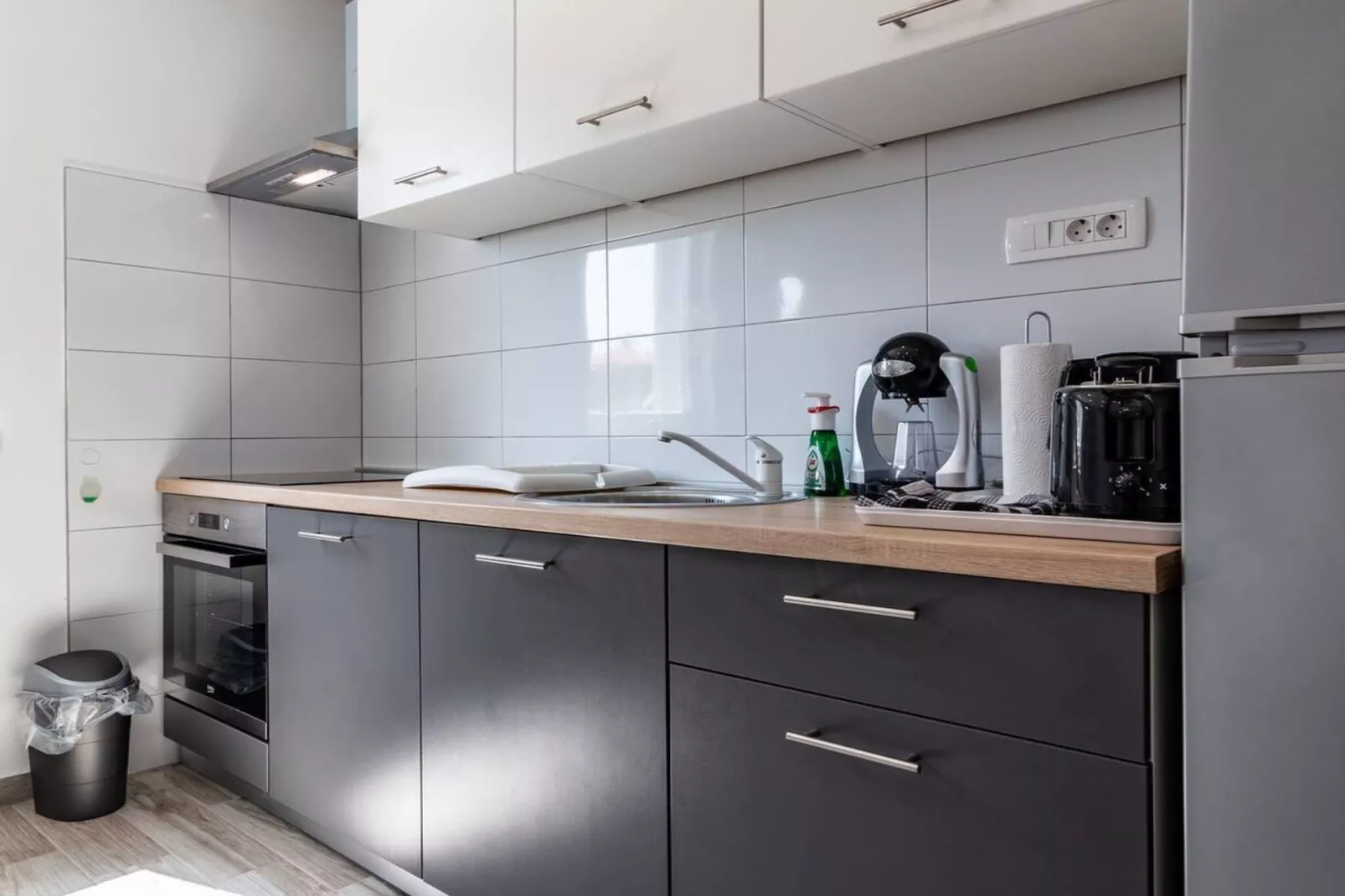 Holiday Home Sunny Side - Six Bedroom Holiday Home-Keuken