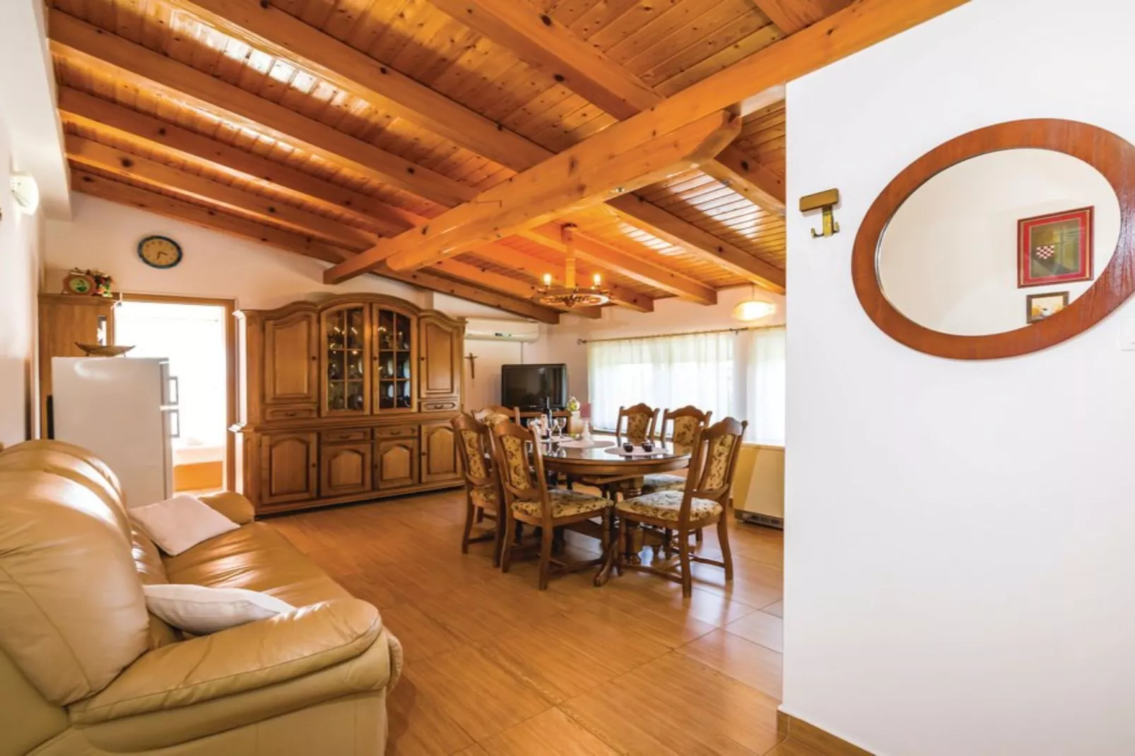 Holiday Home Villa Ksenija - Six Bedroom Holiday Home with Pool-Woonkamer