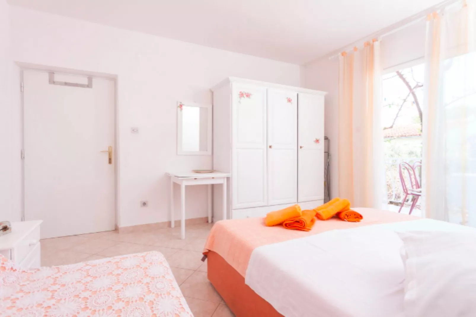Apartments Lily - Three Bedroom Apartment with Terrace and Sea View-Slaapkamer