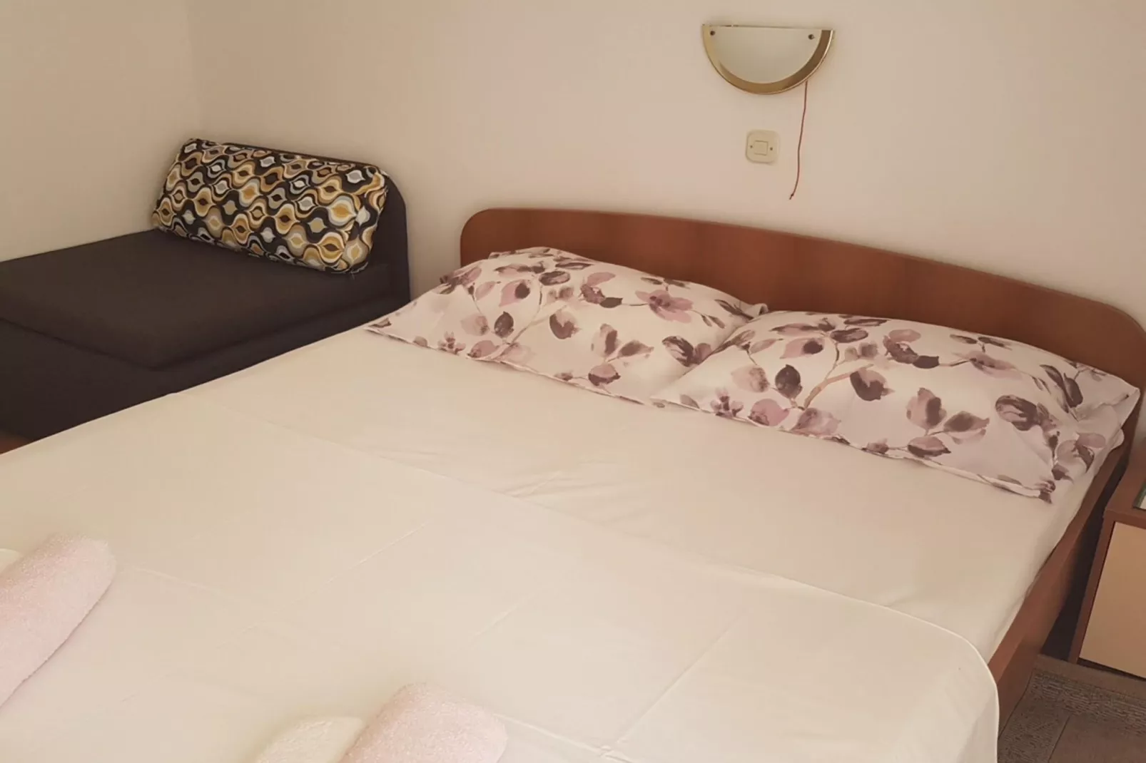 Apartments Danijela & Vlado - Two Bedroom Apartment with Balcony and Garden View