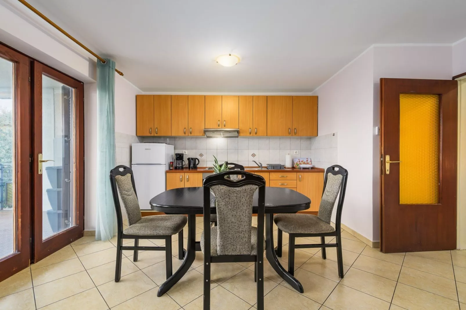 Charming Lovran Apartments with Wonderful Sea View - Two Bedroom Apartment-Eetkamer
