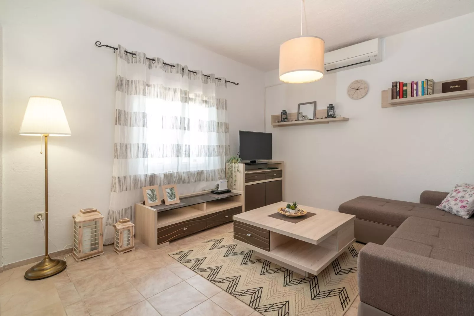 Three Bedroom Villa-Woonkamer