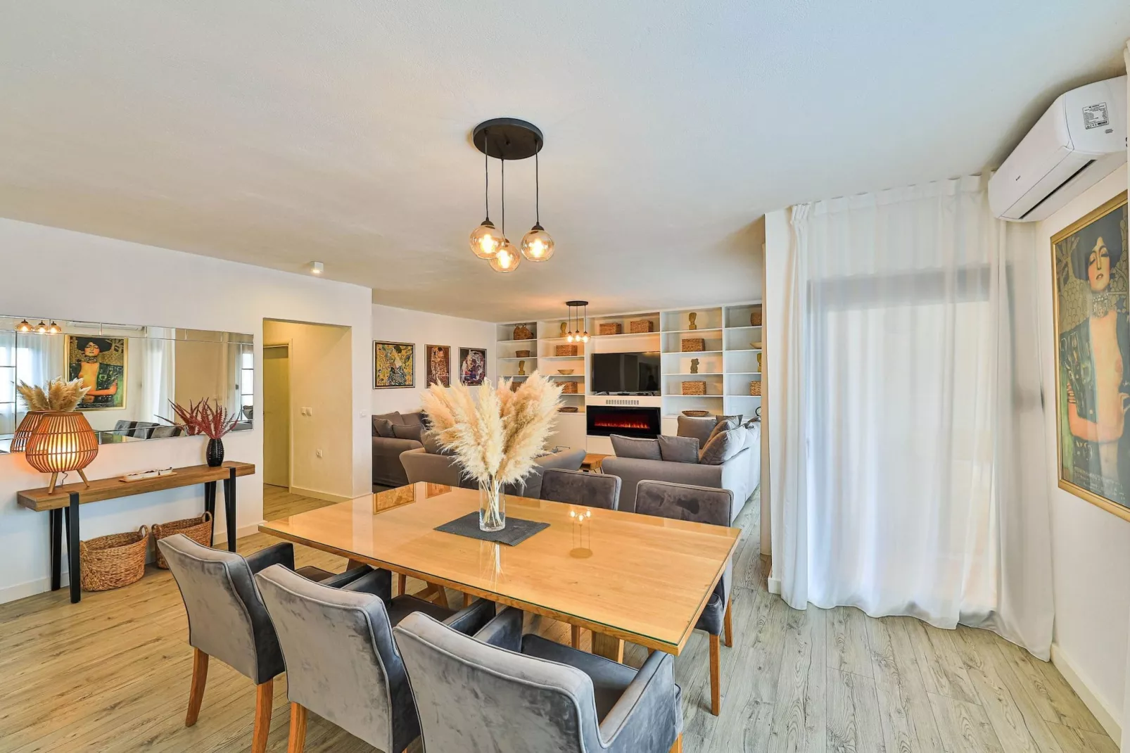 Charming Villa with Outdoor Pool, BBQ, and Sun Deck in Tranquil Kaštela Area - Five bedroom Villa-Woonkamer