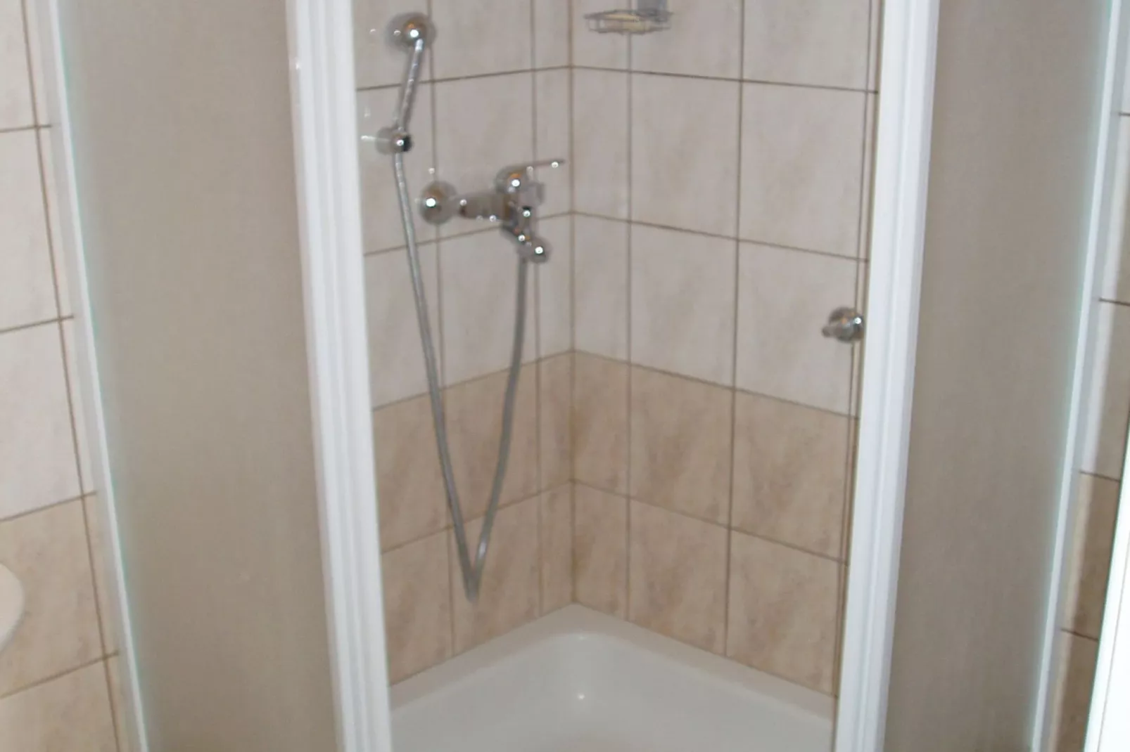 Apartments Bionda Senj - One Bedroom Apartment with Terrace 2-Badkamer
