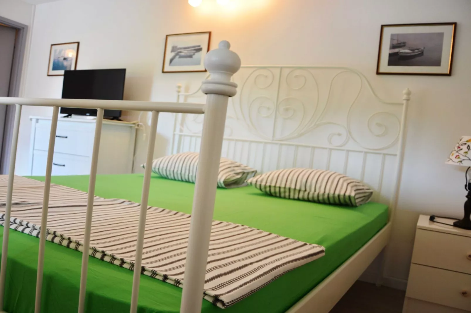 Blissful Bay Apartments Vrboska - Studio with Terrace (owner Ruzmarin)-Slaapkamer