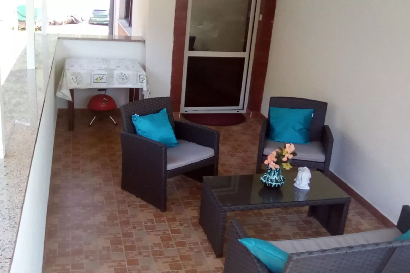 Lovely Apartments Near the Sea - One Bedroom Apartment with Balcony-Woonkamer