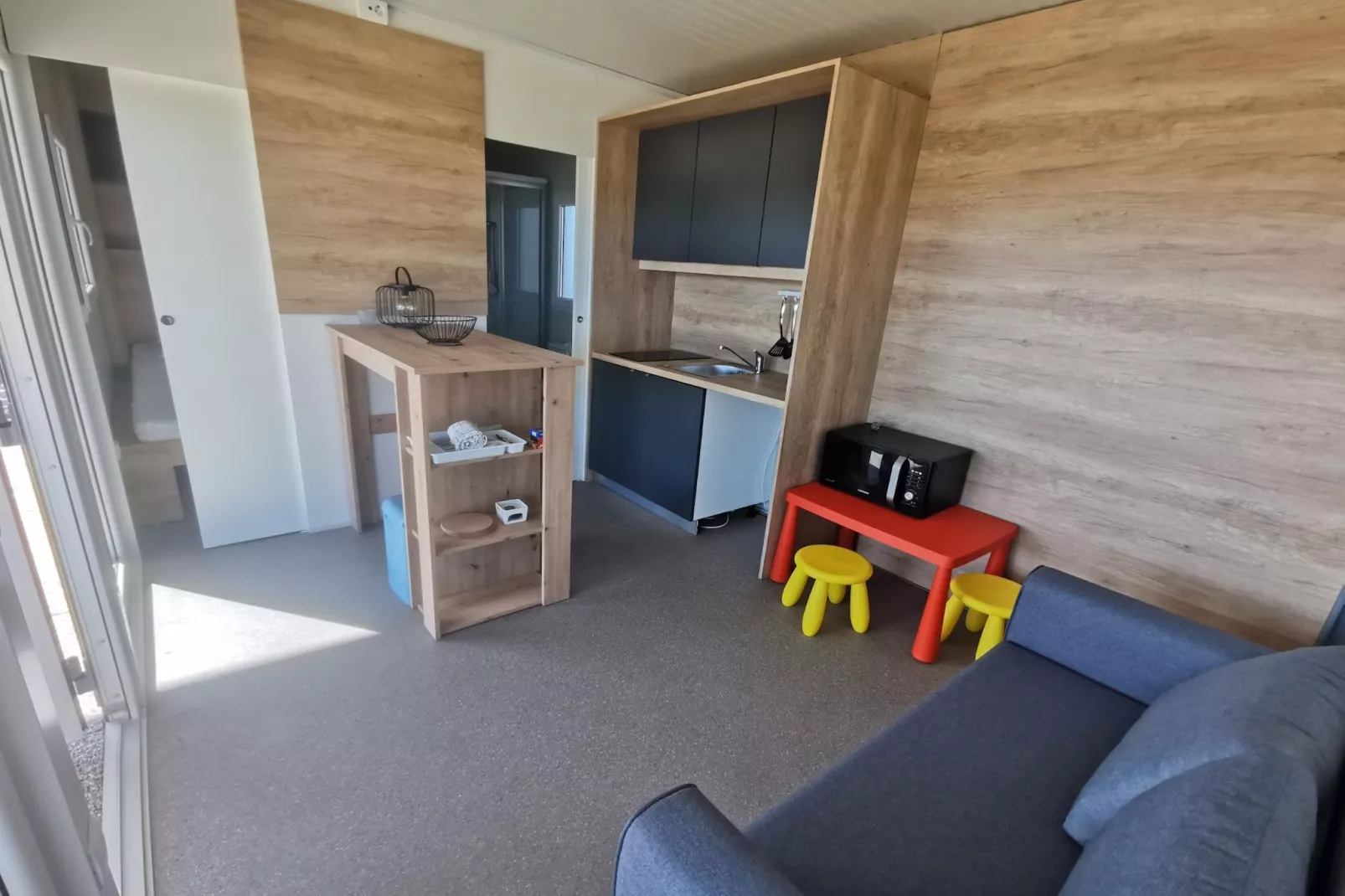 Comfort Two Bedroom Mobile Homes Pirovac - Standard Two Bedroom Mobile Home with Sea View and Terrace-Keuken