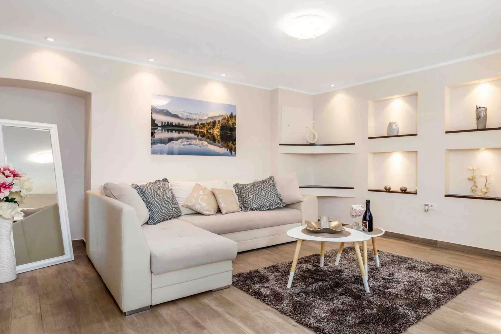 Modern Comfort with Shared Pool, Balconies & Lush Green Surroundings - One Bedroom Apartment (Relax)-Woonkamer