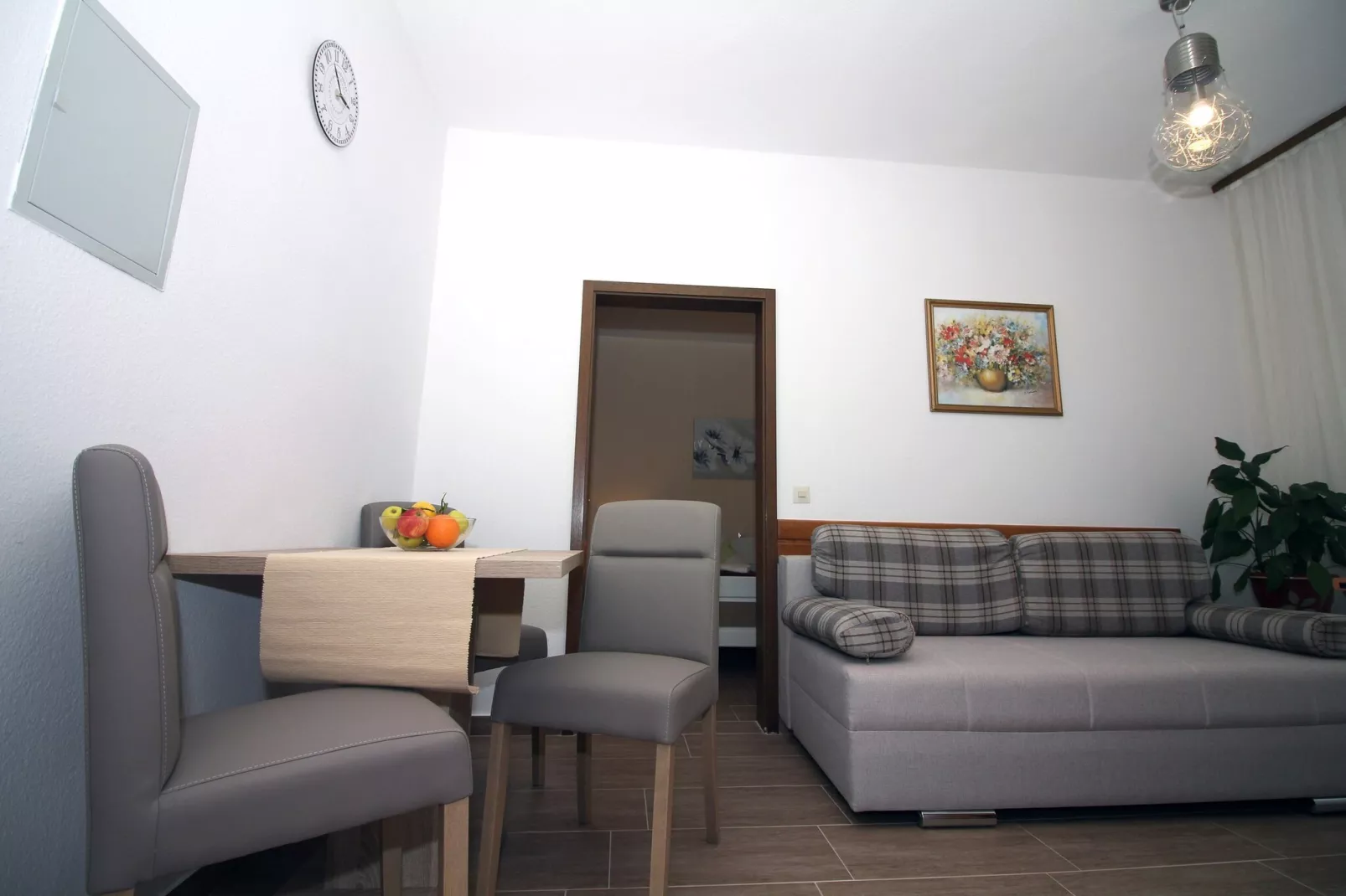 Zadar Coastal Haven - One Bedroom Apartment Ground Floor-Woonkamer
