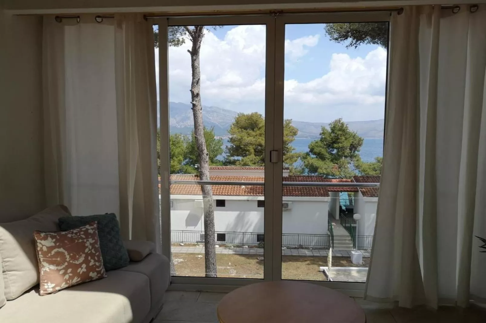Lumbarda Resort Apartments - Comfort Two-Bedroom Apartment  D5-Woonkamer