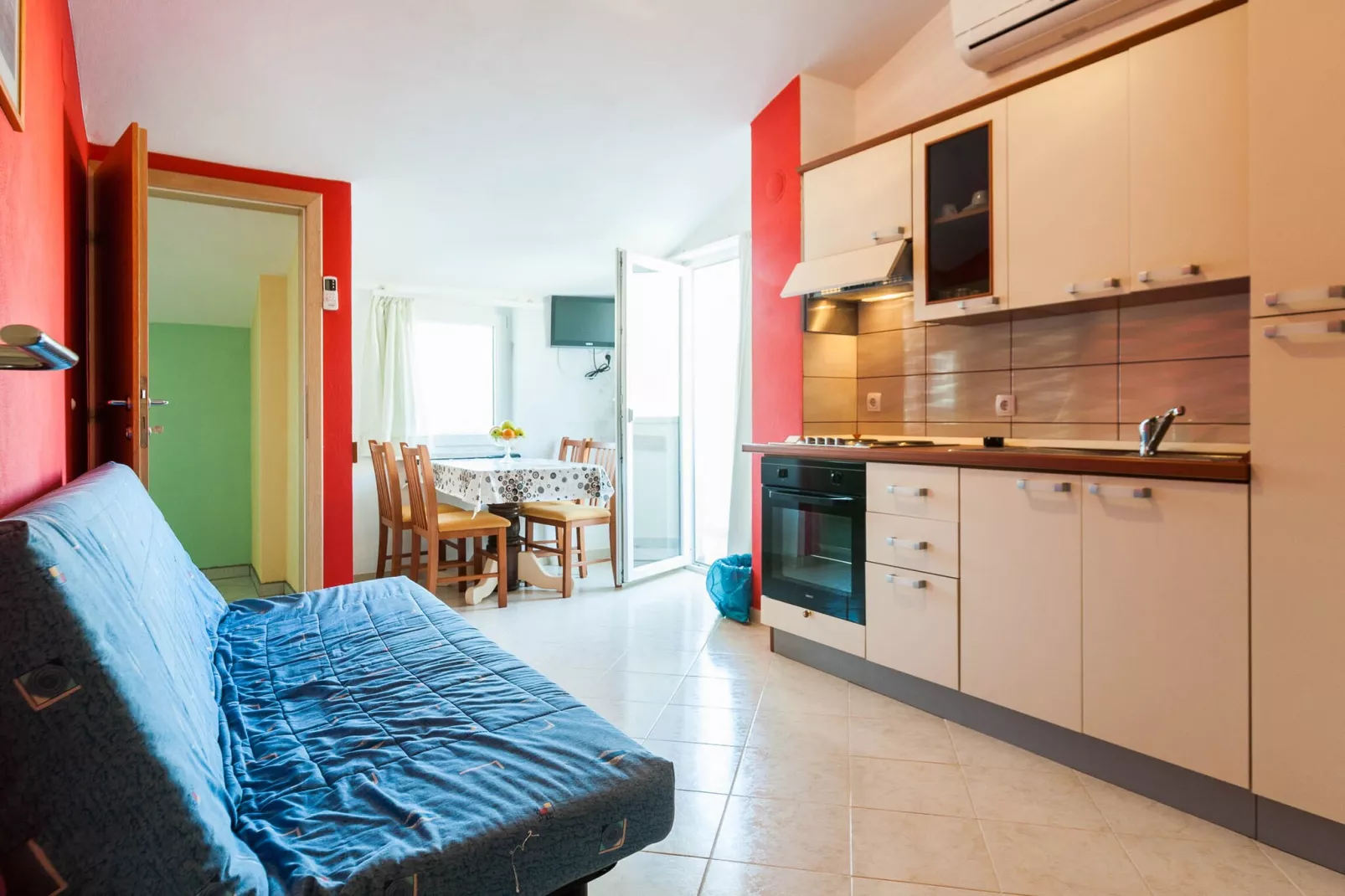 Cozy Apartments in Zadar with Sea and Mountain Views - Studio Apartment (owner 2)-Keuken