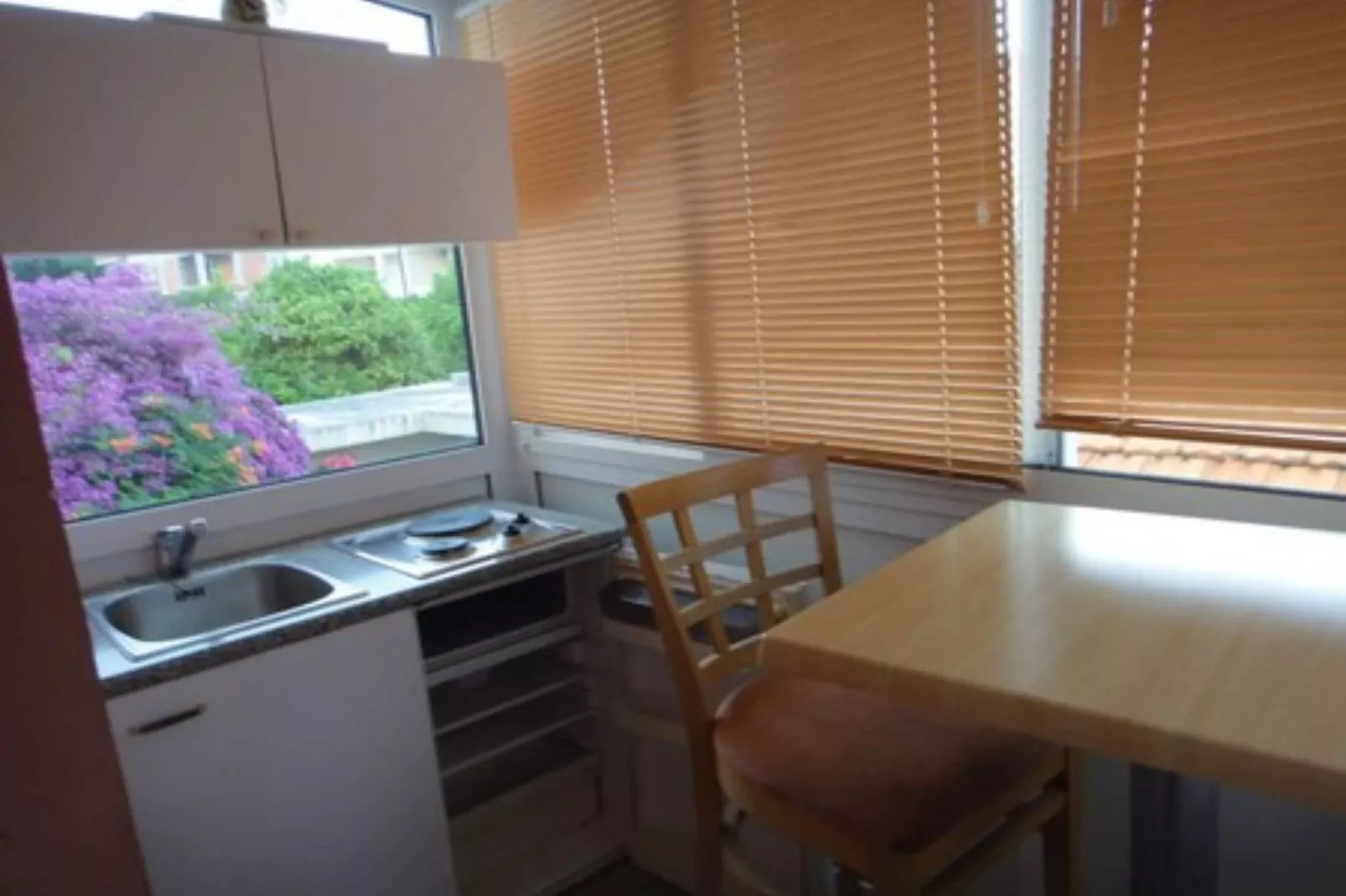 Seafront Apartments Pretner - Studio Apartment with Balcony and Sea View-Keuken