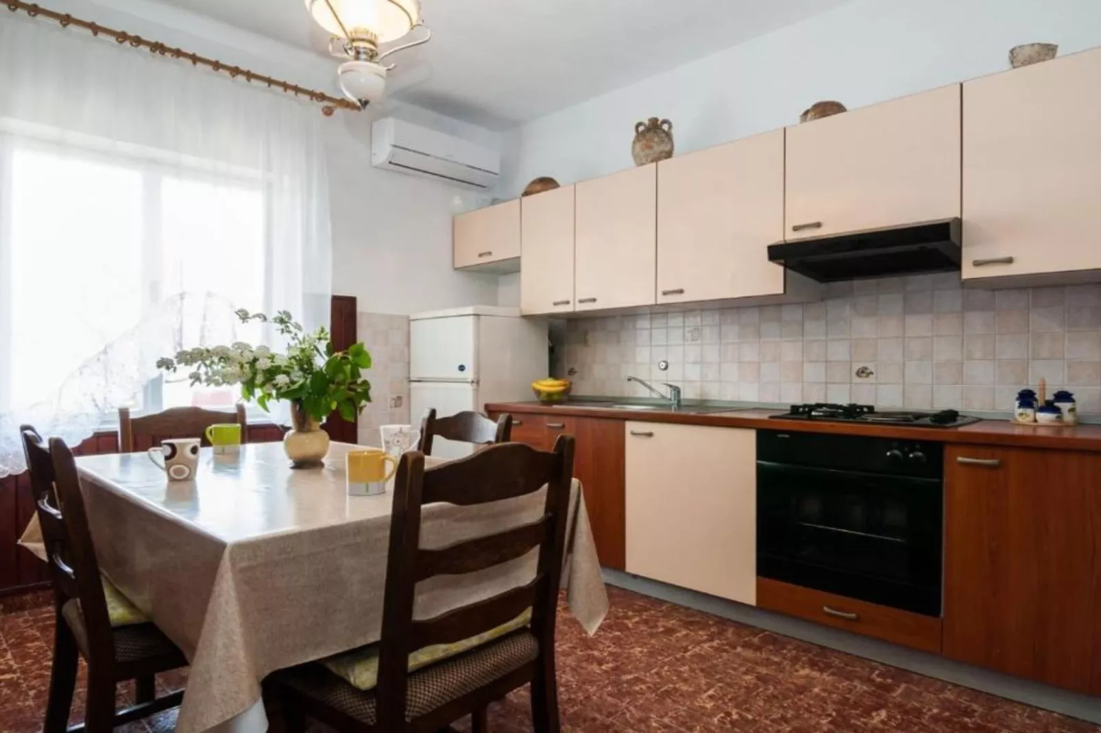 Seaside Oasis Apartments on Island Ugljan - Two Bedroom Apartment with Terrace (owner Cvita 3)-Keuken