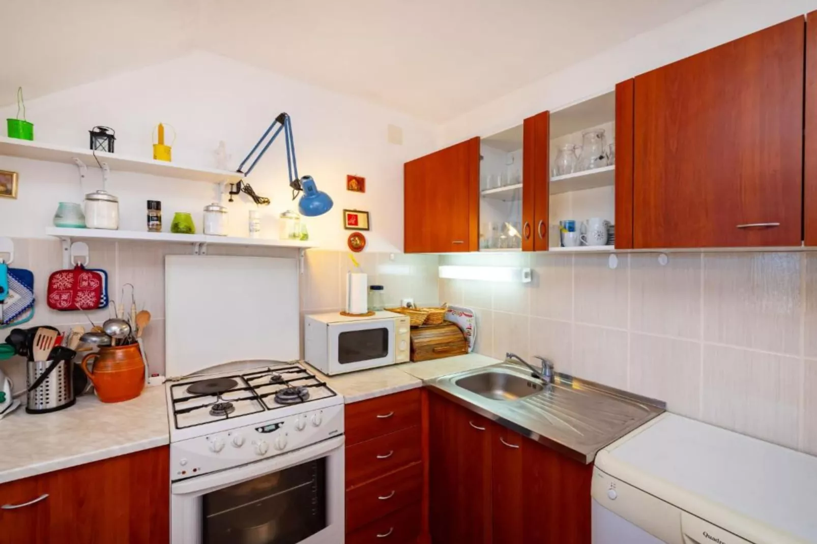Holiday Home Rovanjska - Three Bedroom House with Sea View-Keuken