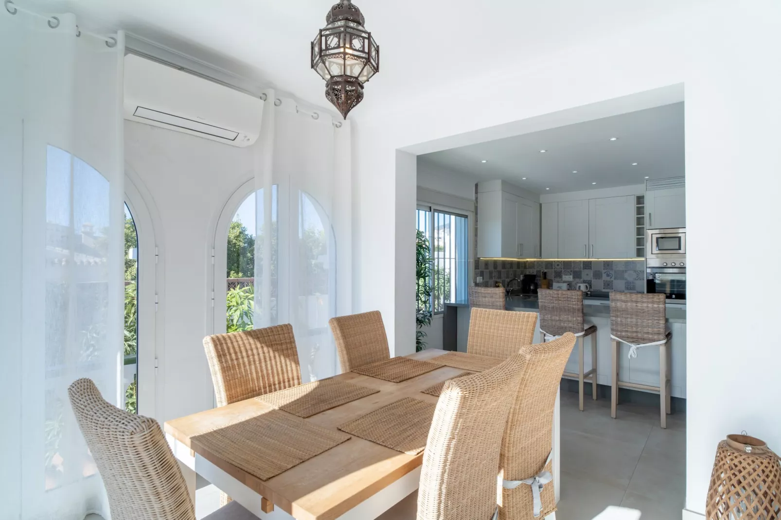 Villa Sandra Luxury Suite by Casasol-Eetkamer