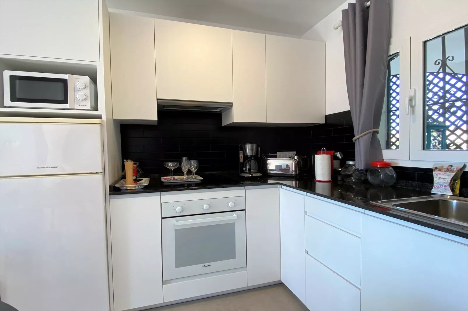 Verano Azul 67 Seaview by Casasol-Keuken