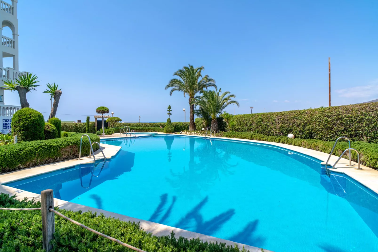 Stella Maris Beachfront 1J by Casasol-Zwembad